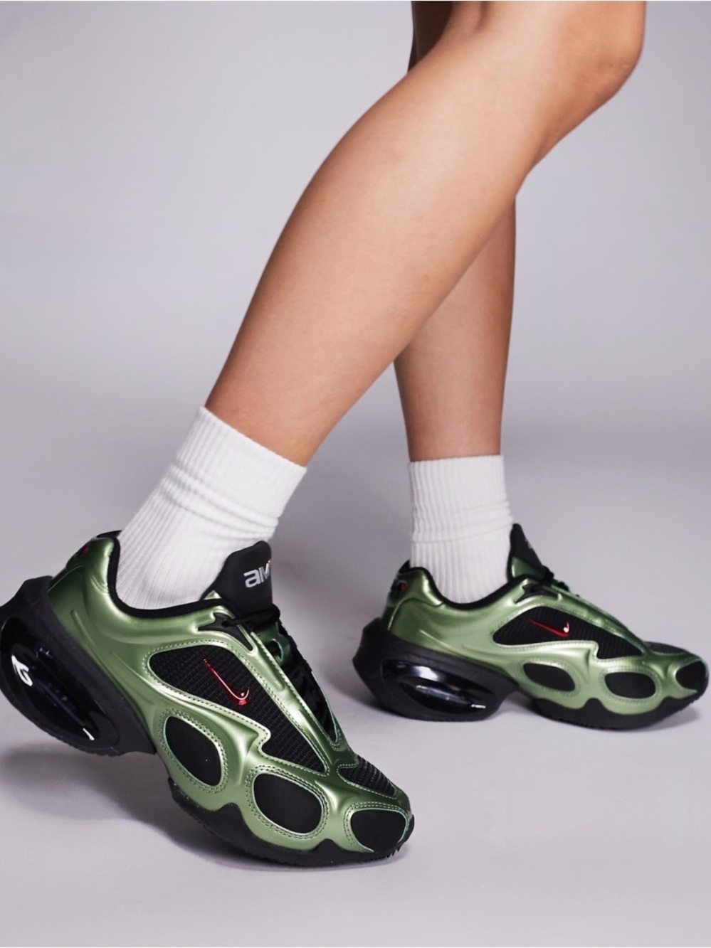 Nike Women’s Metallic Green and Black Sneakers